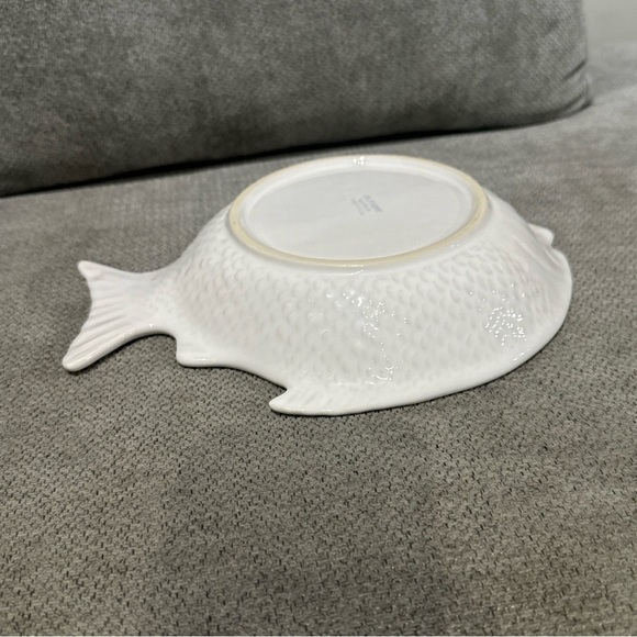 Vintage Olfaire White Textured Fish Shaped Bowl ~ Serving Dish Made In Portugal - Picture 10 of 11